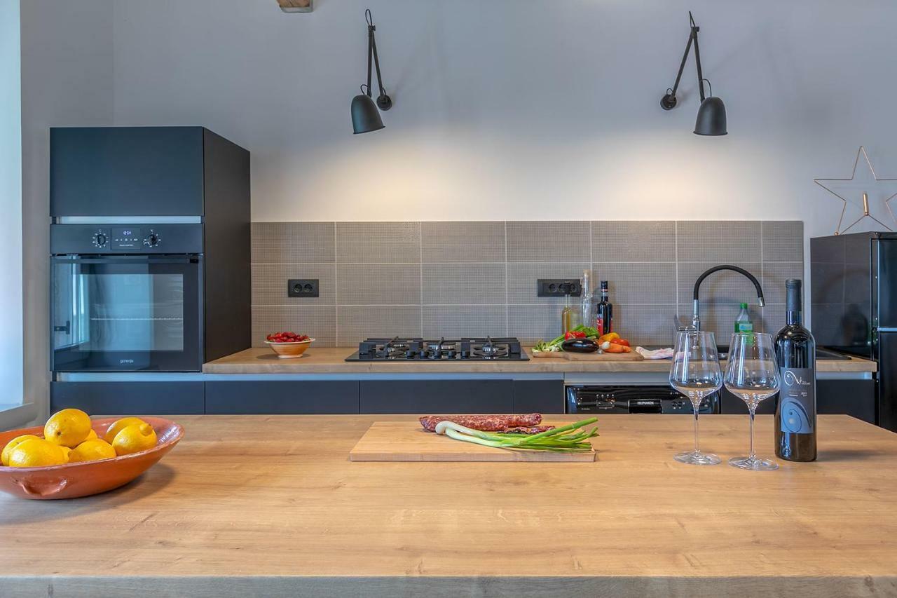 Apartman Bjork Pula Eksteriør billede